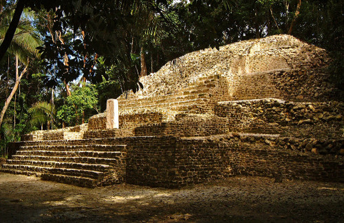 Stela Temple - N10-2 at Lamanai