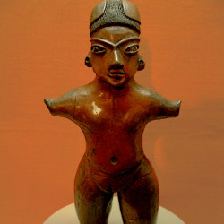 Villerhermosa: Museo de Antropologia - Altiplano Central Feminine Statue