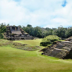 Structures B4 and A3 at Altun Ha