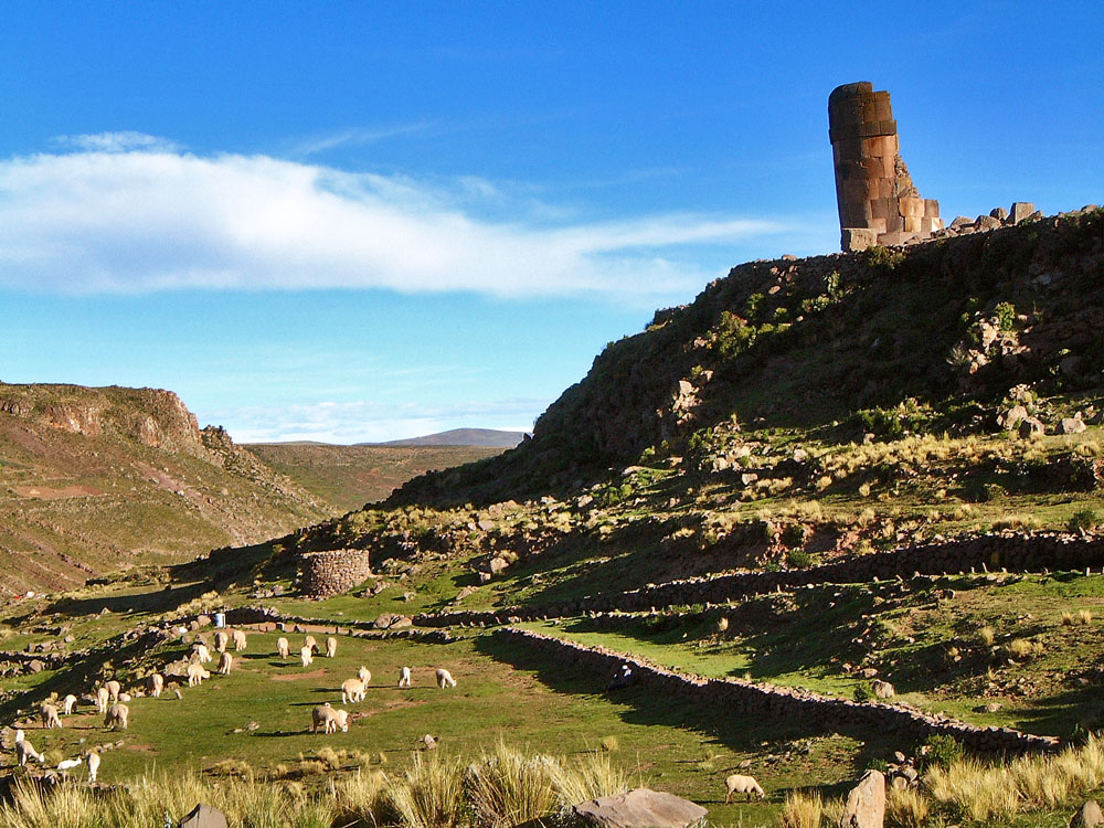 picturesque tombs of Sillustani